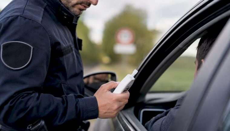 Appareil de dépistage salivaire utilisé lors des contrôles routiers